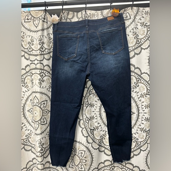 Simple Society Skinny Ankle Jeans - Picture 4 of 4